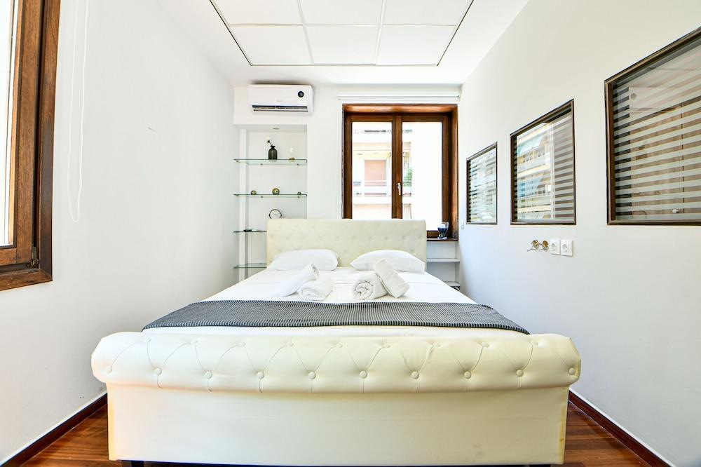 Flowers Of Athens, Boutique Aparthotel With 6-Apartments In Central Athene Buitenkant foto