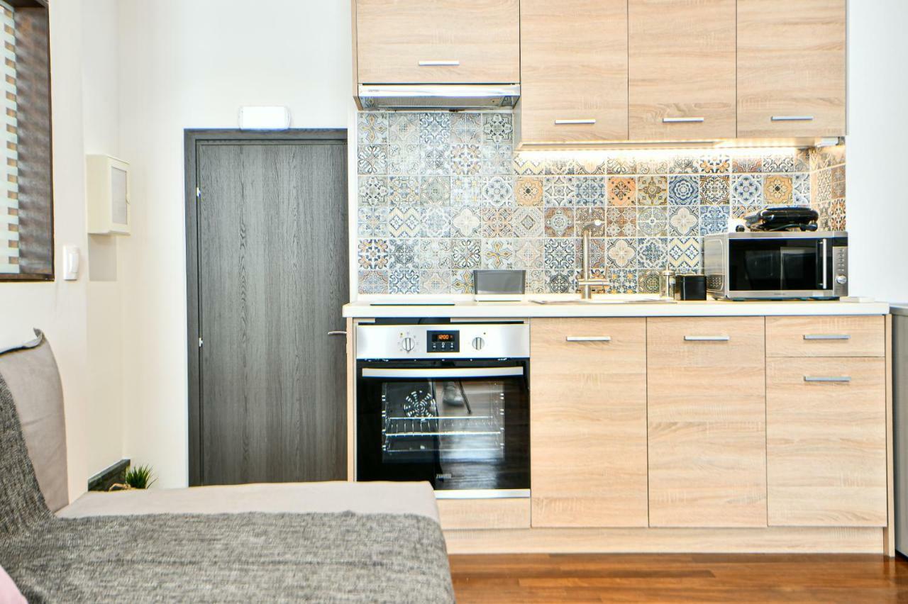 Flowers Of Athens, Boutique Aparthotel With 6-Apartments In Central Athene Buitenkant foto