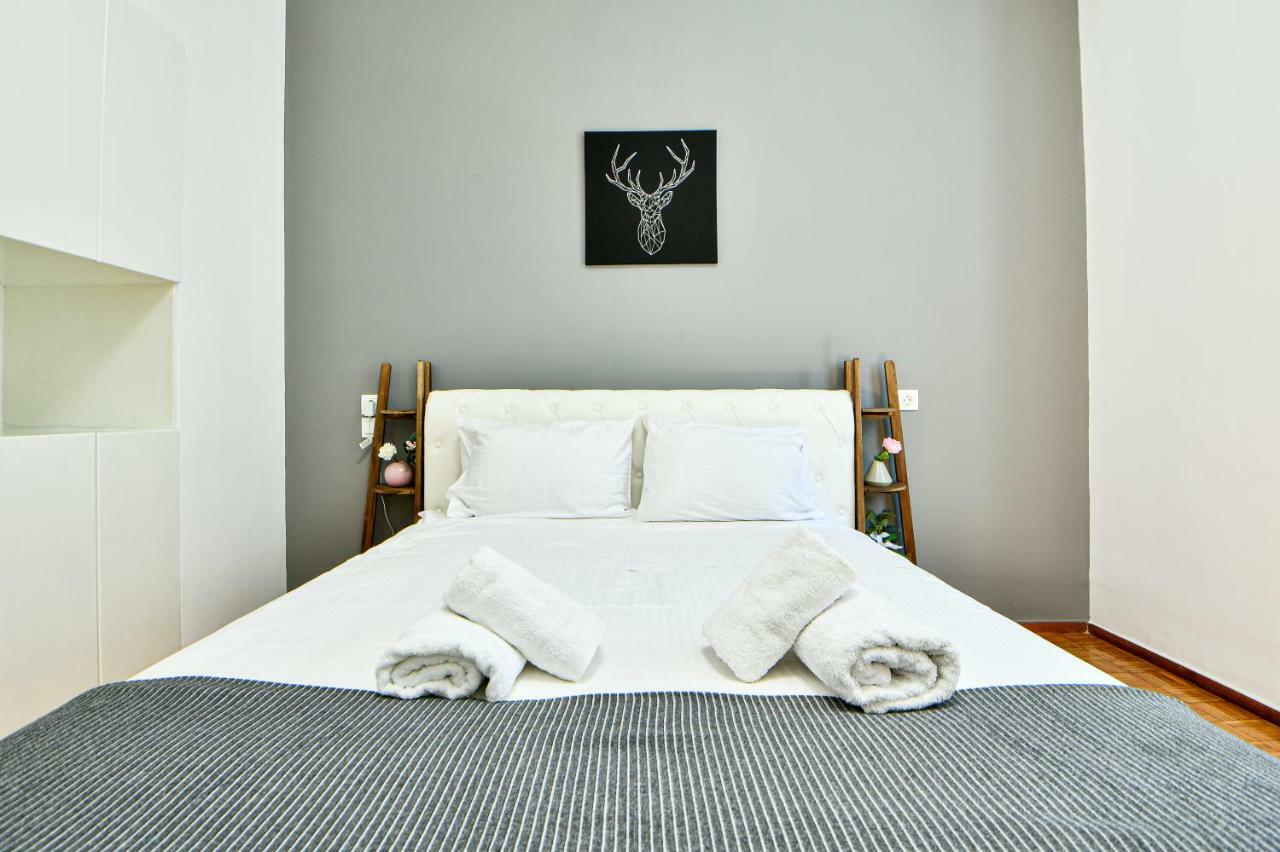 Flowers Of Athens, Boutique Aparthotel With 6-Apartments In Central Athene Buitenkant foto