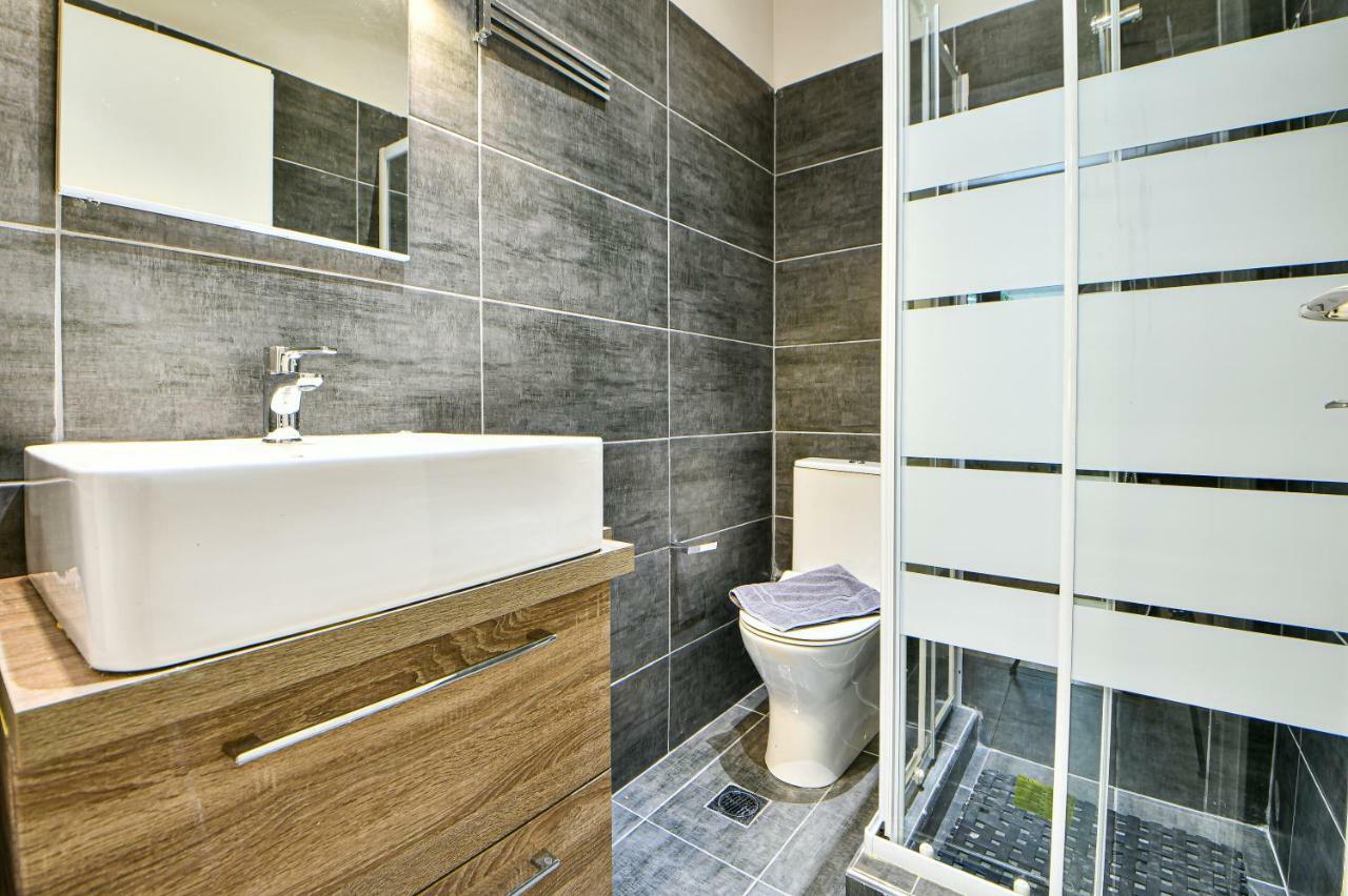 Flowers Of Athens, Boutique Aparthotel With 6-Apartments In Central Athene Buitenkant foto