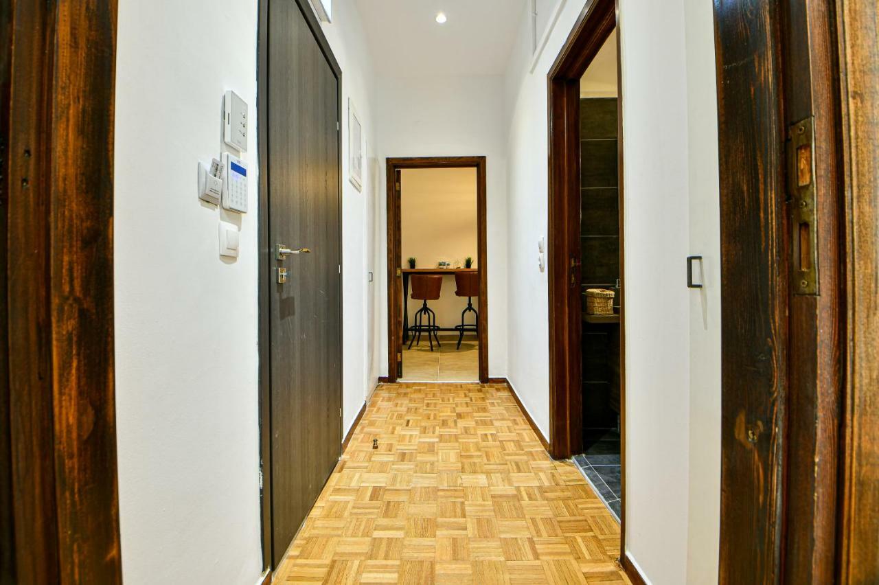 Flowers Of Athens, Boutique Aparthotel With 6-Apartments In Central Athene Buitenkant foto