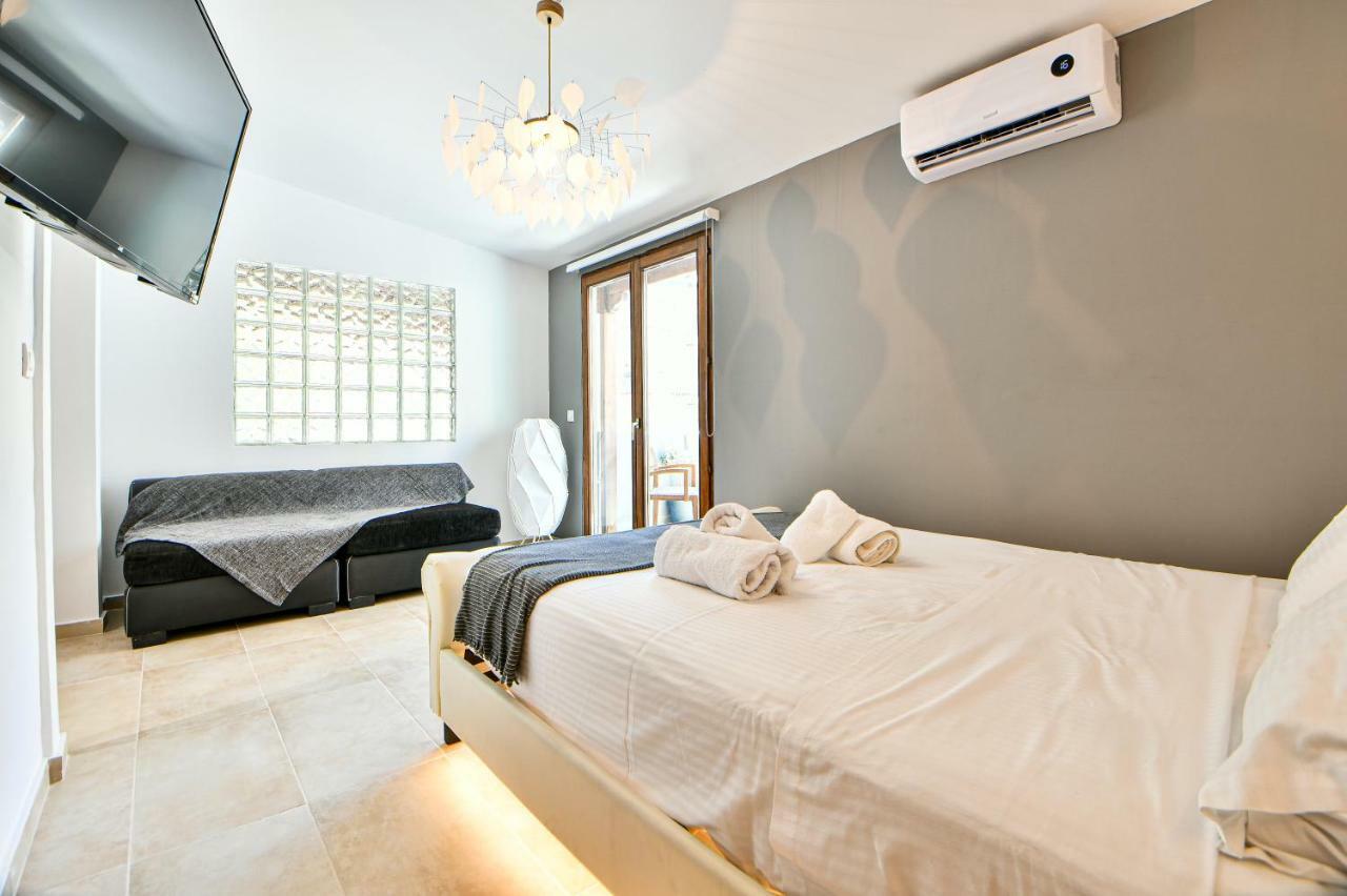 Flowers Of Athens, Boutique Aparthotel With 6-Apartments In Central Athene Buitenkant foto