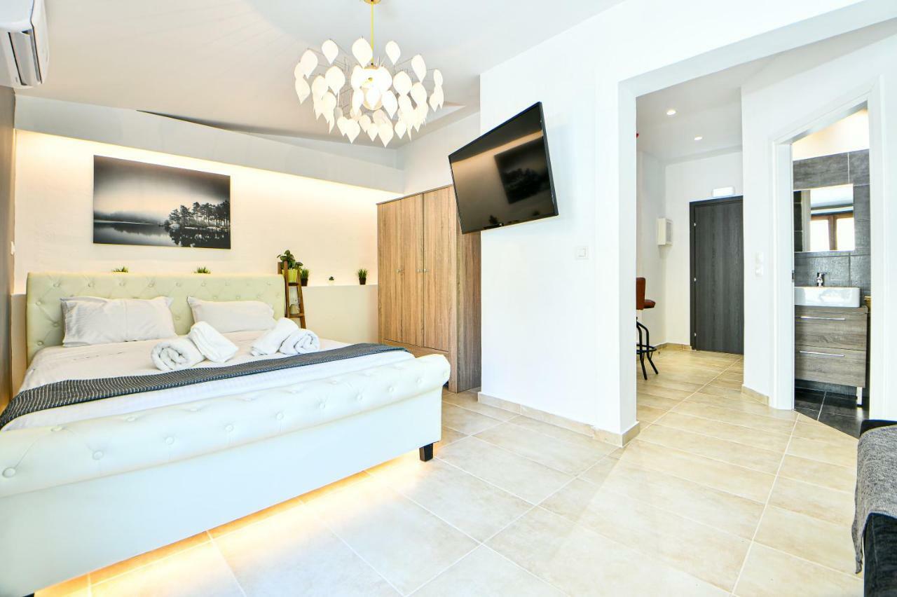 Flowers Of Athens, Boutique Aparthotel With 6-Apartments In Central Athene Buitenkant foto