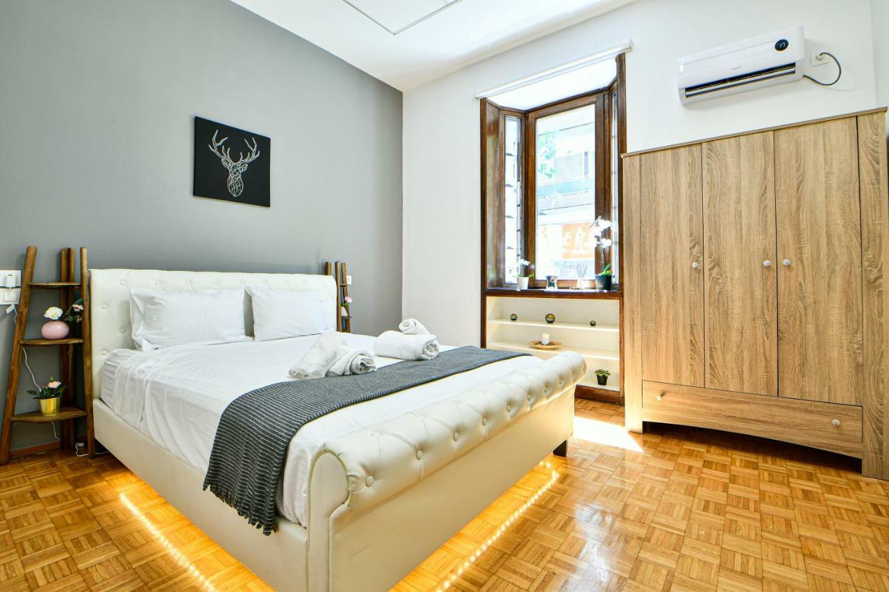 Flowers Of Athens, Boutique Aparthotel With 6-Apartments In Central Athene Buitenkant foto